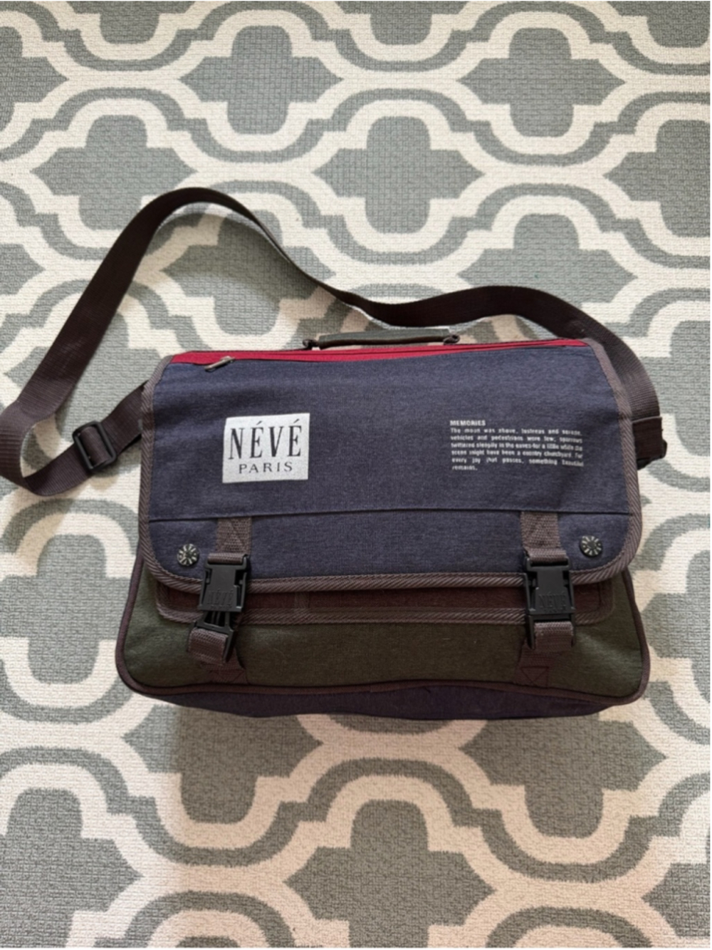 Neve Paris color block 90s Y2K vibe men’s or unisex multi pocket messenger bag